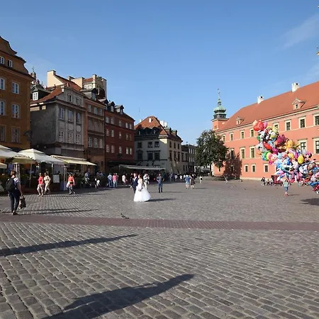 アパート Elegant Royal Castle ワルシャワ