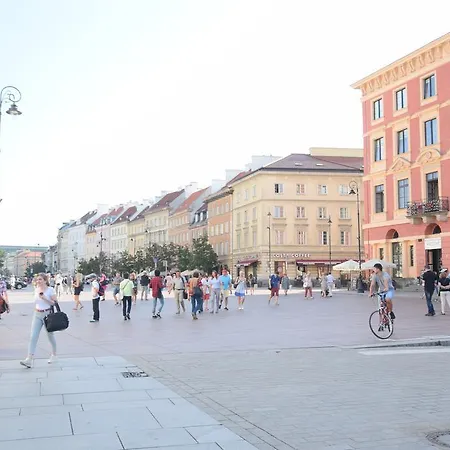 Elegant Royal Castle アパート