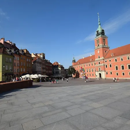 Elegant Royal Castle Apartment Warsaw