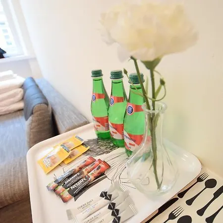 Elegant Royal Castle Apartamento *